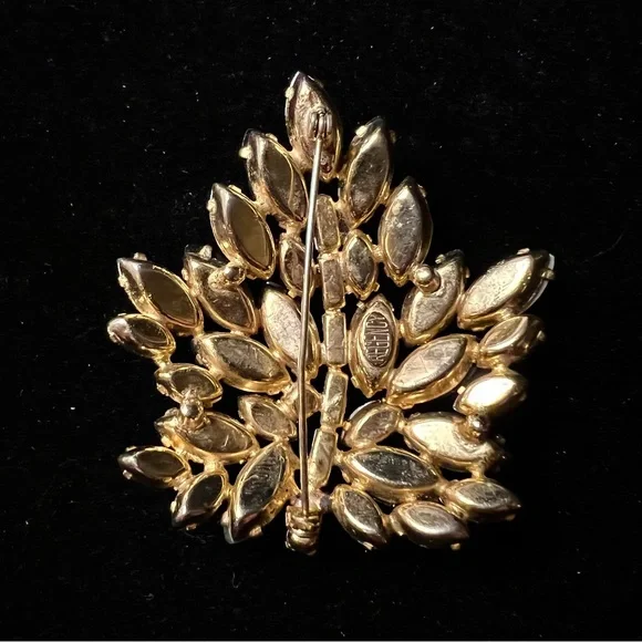 Dazzling Vintage Regency Signed Aurora Borealis & Gold Rhinestone Leaf Brooch - Picture 4 of 4